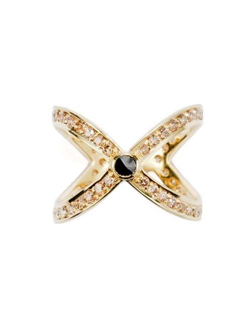 Anel X de Ouro com Diamante Negro e Diamantes Chocolate Aro 17
