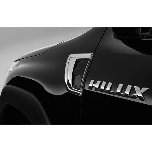 Aplique Cromado do Para-lamas Hilux 2016 a 2018 SRX, SRV, SR e STD (cabine Dupla) - Original Toyota