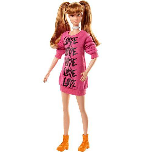 Boneca Barbie Fashionistas N79 Wear Your Heart Tall - FBR37 - Mattel