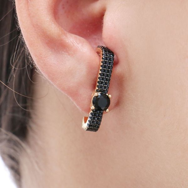 Brinco Ear Hook Detalhe em Zircônias Cravejadas Dourado Preto