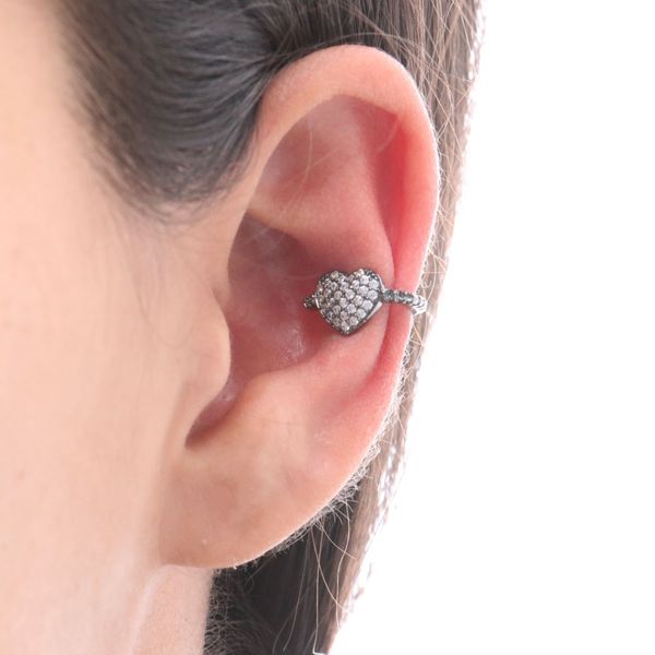 Brinco Modelo Ear Cuff Coração Cravejado em Micro Zircônias Grafite Cristal