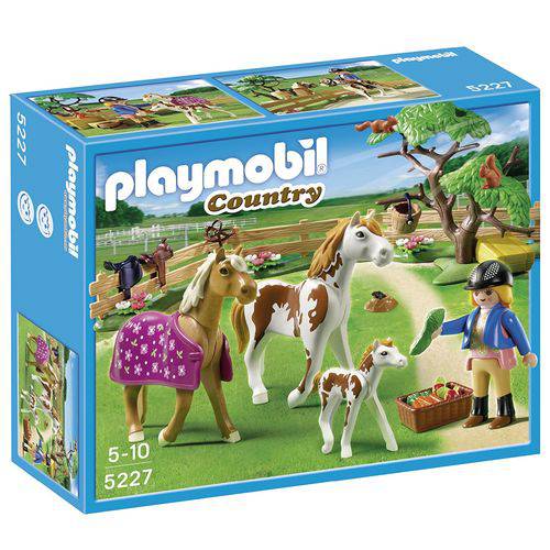 Brinquedo Lacrado Playmobil Padoque com Cavalos e Potro 5227