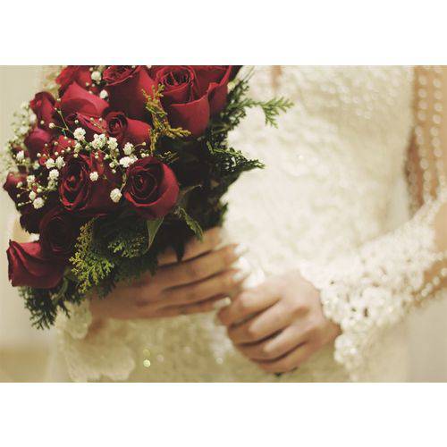Buquê de Noiva com Rosas Vermelhas e Gypso Mosquitinho