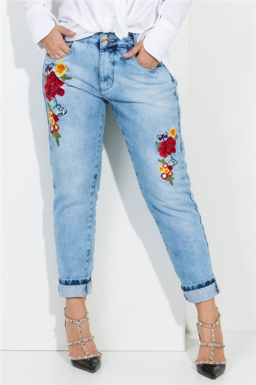Calca Jeans Boyfriend com Bordados CL0511 - Kam Bess