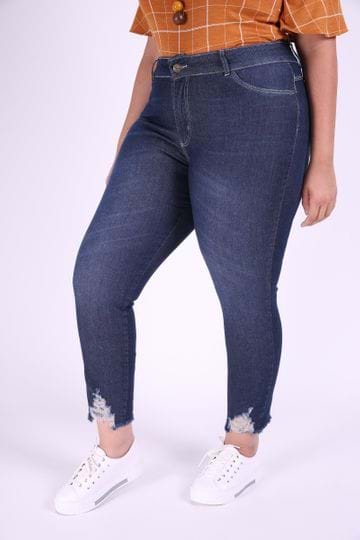 Calça Jeans Skinny Barra Desfeita Plus Size 46