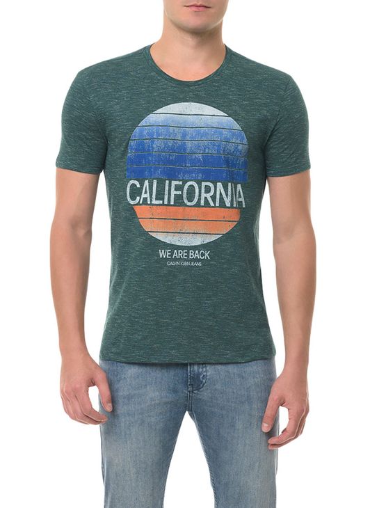 Camiseta CKJ MC Estampa California Verde Escuro CAMISETA CKJ MC ESTAMPA CALIFORNIA - VERDE ESCURO - P