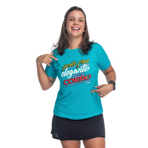 Camiseta Feminina Funfit - Gente Fina Elegante e Ainda Corro Azul GG