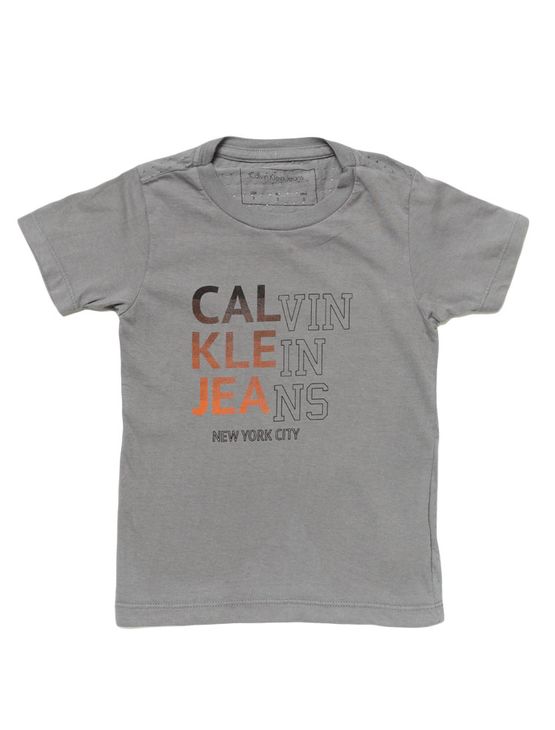 Camiseta Infantil Calvin Klein Jeans Estampa Frontal Chumbo - 6