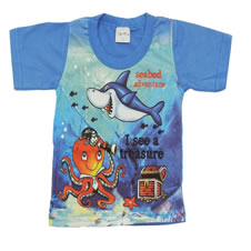 Camiseta Manga Curta Infantil com Estampa de Tubarão e Polvo