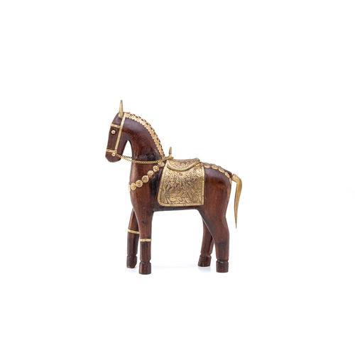 Cavalo de Madeira e Metal Dourado Trabalhado - CV0024