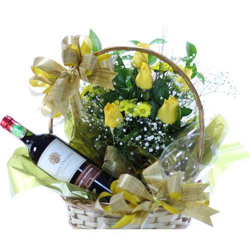 Cesta de Flores Rosas Amarelas,vinho e Taças de Cristal - Entrega Df