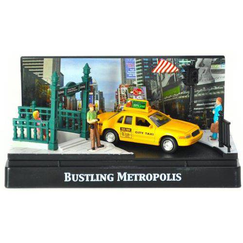 Ford Crown Victoria - Bustling Metropolis - Escala 1:64 - Diorama - MotorMax
