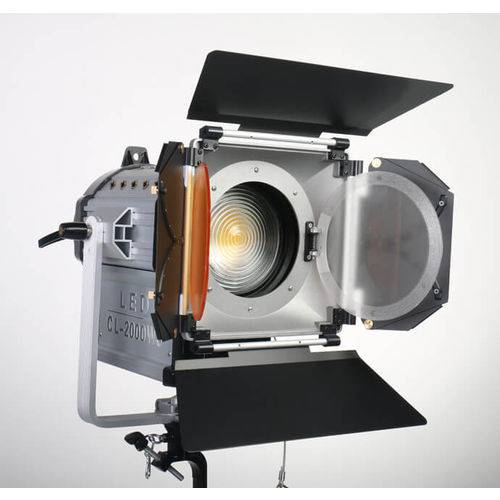 Iluminador Fresnel de Led NiceFoto CL-2000WS de 5500k (Bivolt)