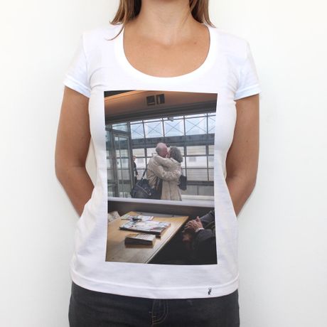 Janela - Camiseta Clássica Feminina