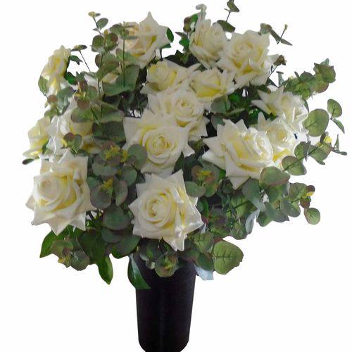 Kit 12 Rosas Brancas e 12 Folhagens de Eucalipto