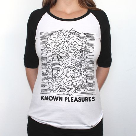 Known Pleasures - Camiseta Raglan Manga ¾ Feminina