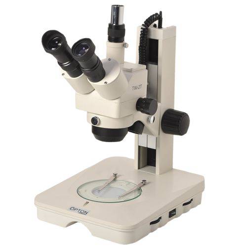 Microscópio Estereoscópico Trinocular, Zoom 1X ~ 4X, Aumento 10x a 160x, Iluminação Transmitida e Refletida Led