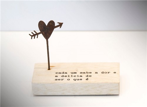 Mini Escultura de Mesa "Cada um Sabe..." - Compre na Imagina só