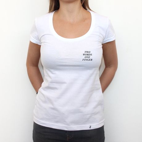 MINI TIPO TWO WORDS ONE FINGER - Camiseta Clássica Feminina
