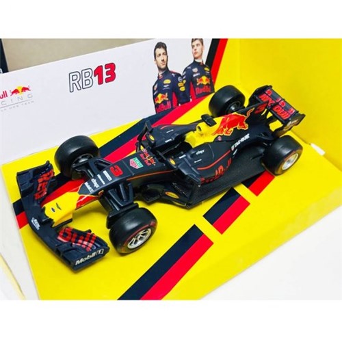 Miniatura F1 Red Bull RB13 #3 Daniel Ricciardo 2017 1:43 Burago