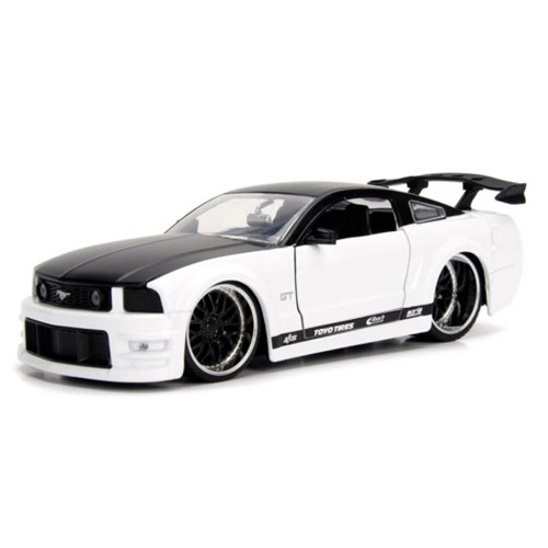 Miniatura Ford Mustang GT 2006 Bigtime Muscle 1:24 Jada Toys