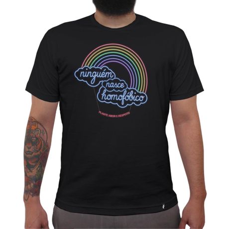 Ninguém Nasce Homofóbico - Camiseta Clássica Masculina