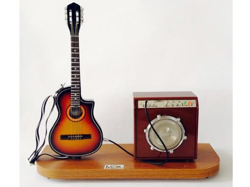 Set Miniatura de Violão Elétrico Sun Burst + Amplificador Pequeno - 1:4 -TudoMini 1410113