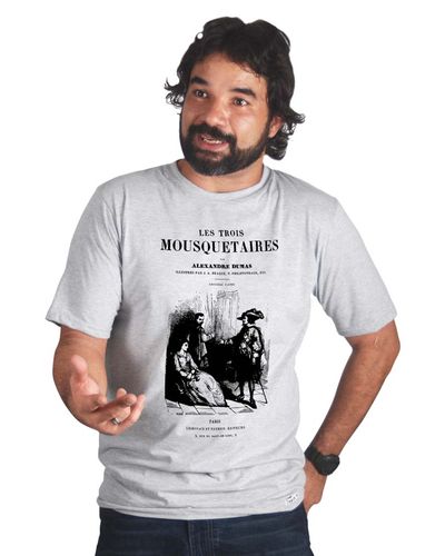 T-shirt Capa de Livro os Três Mosqueteiros