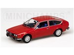 Alfa Romeo: Alfetta GT (1976) - Vermelho - 1:43 - Minichamps 400120120