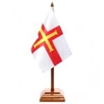 Bandeira de Mesa Guernsey 6517PM