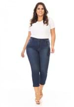 Calça Jeans Feminina Capri Tradicional com Lycra Plus Size