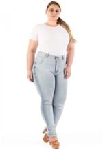 Calça Jeans Feminina com Lycra e Barra Desfiada Plus Size