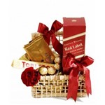 Cesta de Chocolate para Homem com Whisky Red Label, Ferrero Rocher e Toblerone - Cestas Catelândia