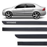 Jogo de Friso Lateral Tipo Borrachão Volkswagen Voyage Preto Fosco Grafia Personalizada