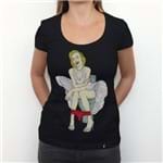 Marilyn In Bathroom - Camiseta Clássica Feminina