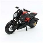 Miniatura Moto Ducati Diavel Carbon 1:18 Maisto Minimundi.com.br