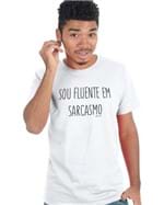 T-shirt Fluente em Sarcasmo Branca